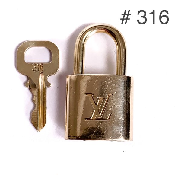 Authentic Louis Vuitton Lock & Key Set #318